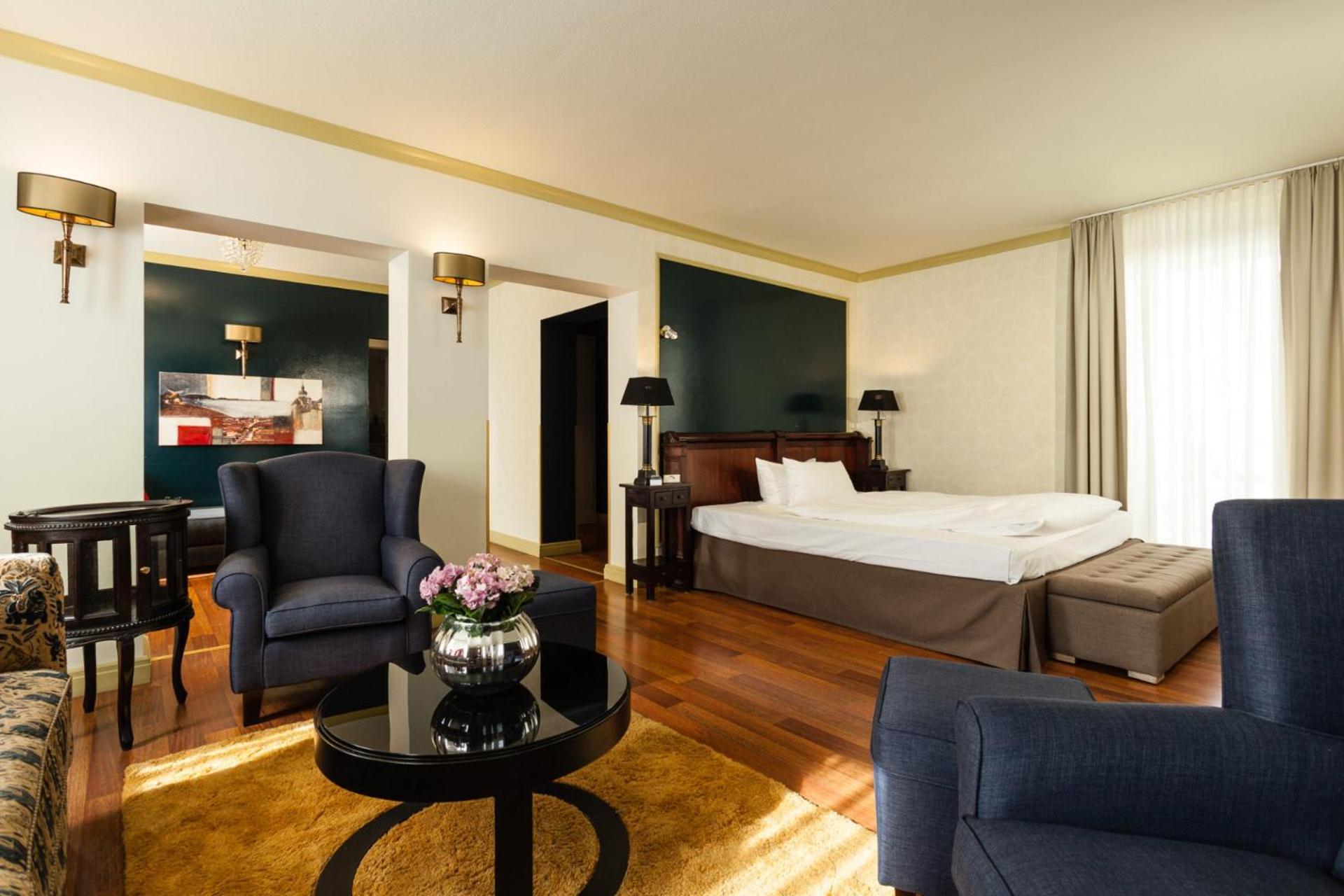 Hotel Wuerzburger Hof **** Bagian luar foto